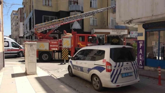 3 Gündür Odada Mahsur Kalan Yaşlı Adamın İmdadına Önce Komşusu Sonra Ekipler Yetişti