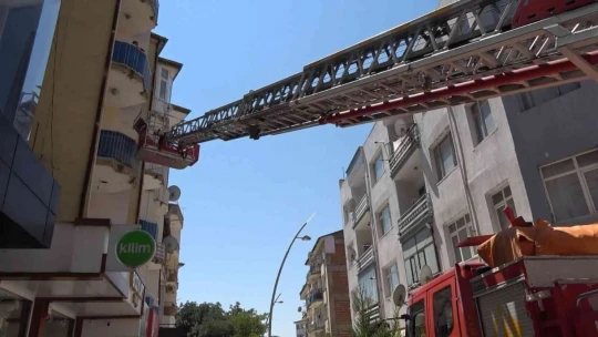 3 Gündür Odada Mahsur Kalan Yaşlı Adamın İmdadına Önce Komşusu Sonra Ekipler Yetişti
