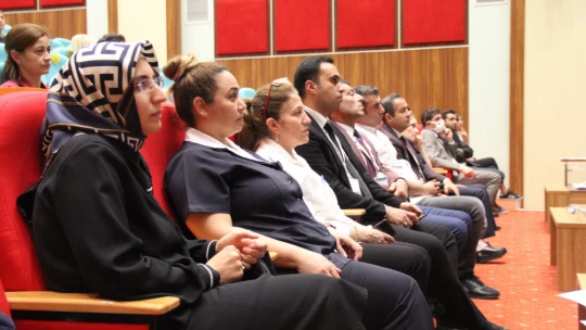 Fırat Üniversitesi Hastanesinde, Çocuk İhmal ve İstismarı Konulu Bir Eğitim Sunumu Gerçekleştirildi