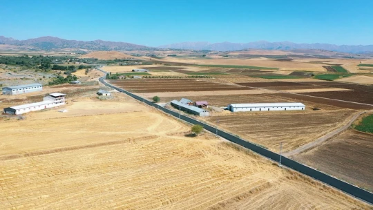 Kovancılar'da Köy Yollarına Bitümlü Sıcak Kaplama
