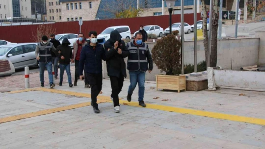 55 suç kaydından aranan 3 şüpheli polis ekipleri tarafından yakalandı