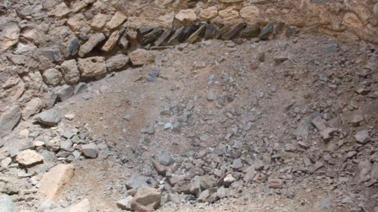 Sivrice'de Bulunan 800 Yıllık Kümbet Zamana Direniyor