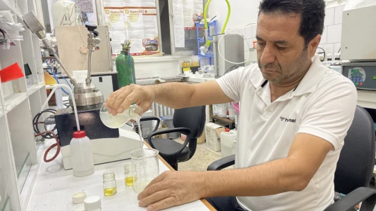 Elazığ'da Görevli Akademisyen Egzoz Gazı Kaynaklı Hava Kirliliğini Azaltmak İçin Sıvı Üretti