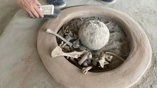 Harput Kalesi'nde Yaklaşık 1000 Yıllık Olduğu Düşünülen Saray Mutfağı Bulundu