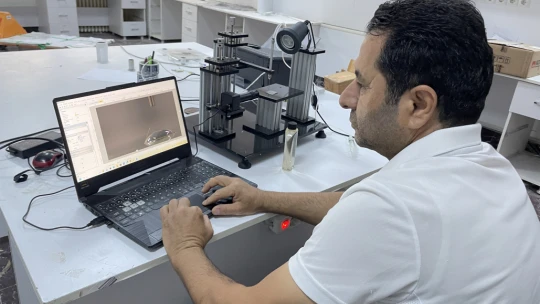 Elazığ'da Görevli Akademisyen Egzoz Gazı Kaynaklı Hava Kirliliğini Azaltmak İçin Sıvı Üretti