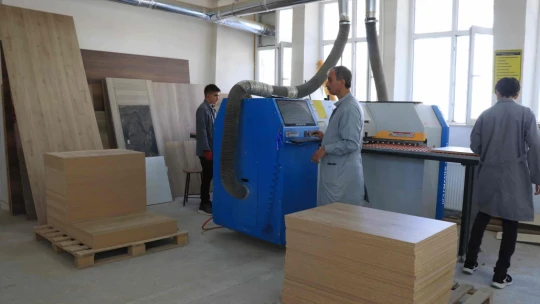 Meslek Lisesi Öğrencileri Elazığ Depreminden Sonra Yenilenen Okullar İçin Mobilya Üretiyor