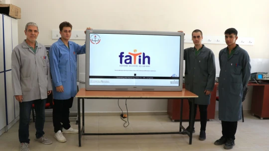 Meslek Lisesi Öğrencileri Elazığ Depreminden Sonra Yenilenen Okullar İçin Mobilya Üretiyor