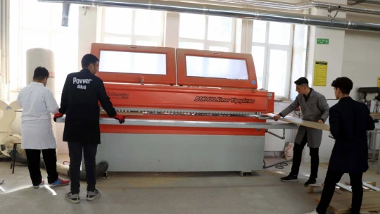 Meslek Lisesi Öğrencileri Elazığ Depreminden Sonra Yenilenen Okullar İçin Mobilya Üretiyor