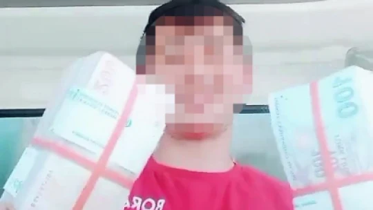 Yüzsüz Hırsızdan, Eşek Gibi Çalışıyorum Paylaşımı