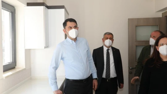 Bakan Kurum, depremin merkez üssü Sivrice'de inceleme yaptı