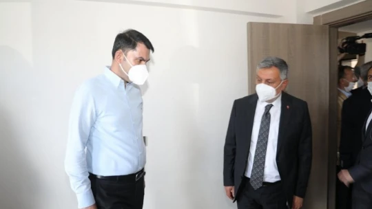 Bakan Kurum, depremin merkez üssü Sivrice'de inceleme yaptı