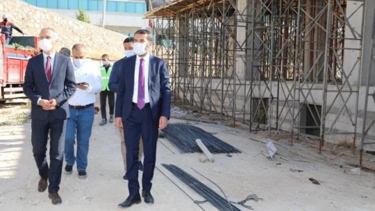 Başkan Şerifoğulları, yapımı süren projeleri yerinde inceledi