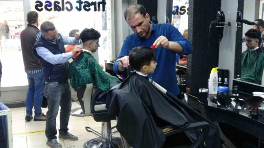 Berberlerin bayram mesaisi sürüyor