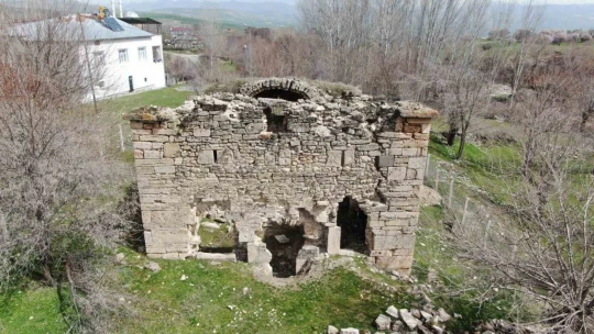 Bin 200 yıllık tarihi eser, zamana direniyor