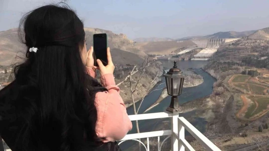 Binlerce insan Keban Balık Yemeye Geliyor