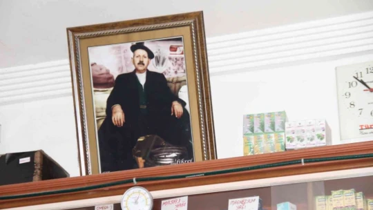 Bu Aile 3 Kuşaktır Elazığ'a Şifa Dağıtıyor