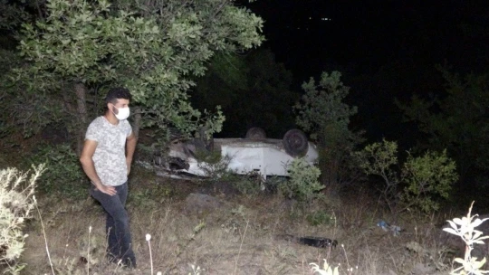 Cenaze dönüşü araç uçuruma yuvarlandı, 3 kardeş öldü