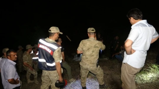 Cenaze dönüşü araç uçuruma yuvarlandı, 3 kardeş öldü