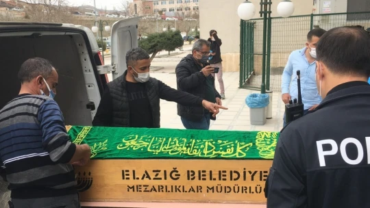 Cinayete kurban giden Emine'nin cenazesi ailesinin gözyaşları arasında morgdan alındı