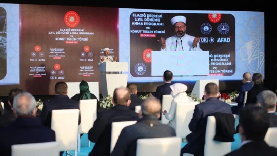 Cumhurbaşkanı Erdoğan: 'Elazığ'da 8 bin ailemizi yeni evlerine kavuşturmuş oluyoruz'