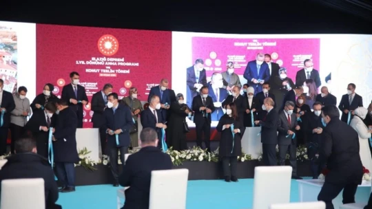 Cumhurbaşkanı Erdoğan: 'Elazığ'da 8 bin ailemizi yeni evlerine kavuşturmuş oluyoruz'