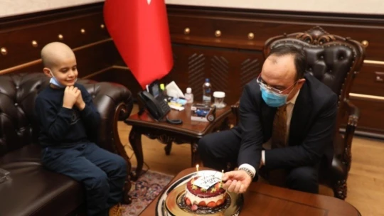 Cumhurbaşkanı Erdoğan'ın tedavisini üstlendiği Taha'ya doğum günü