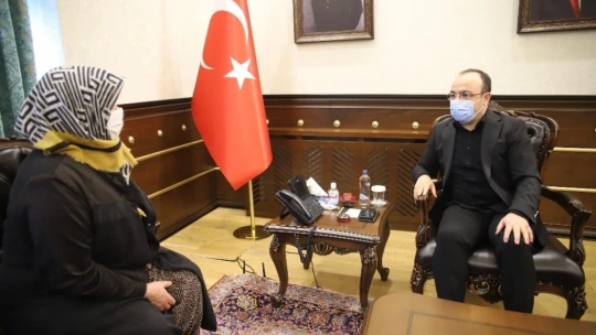 Cumhurbaşkanından talepte bulunan kadınları, vali misafir etti