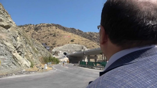 Elazığ'da Dağ Keçilerini Gören Sürücüden Güldüren Seslenme