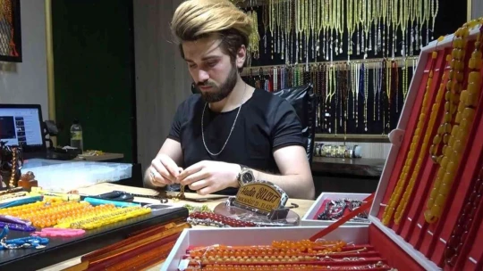 Elazığ'da Dede Mesleğini Devam Ettirerek 3 Atölye Açtı, 15 Kişiye İstihdam Sağlıyor