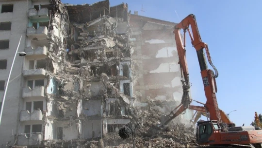 Deprem bölgesi Elazığ'da binalar böyle yıkıldı