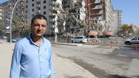 Deprem bölgesi Elazığ'da binalar böyle yıkıldı