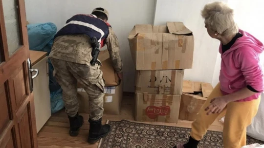 Depremzedeler için jandarma da seferber oldu