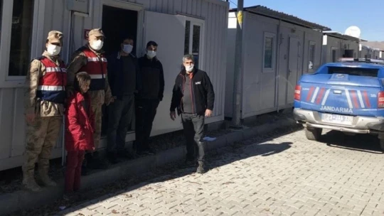 Depremzedeler için jandarma da seferber oldu
