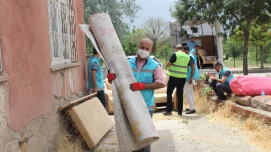 Devletin şefkatli eli depremzede aileye dokundu
