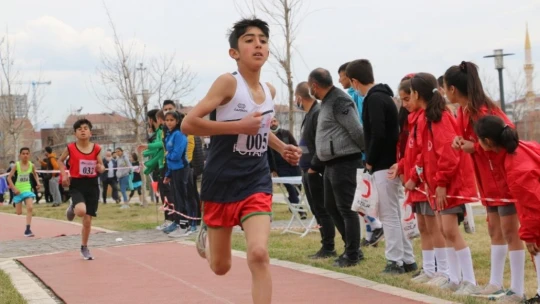 Doğu ve Güneydoğu'dan 265 atlet Elazığ'da yarıştı