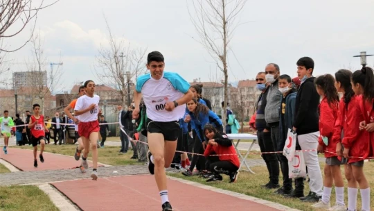 Doğu ve Güneydoğu'dan 265 atlet Elazığ'da yarıştı