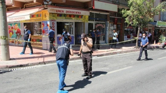Dondurmacıya girdi, müşterilerin gözü önünde cinayet işledi
