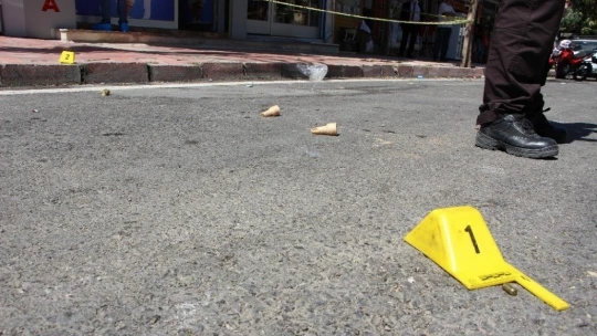 Dondurmacıya girdi, müşterilerin gözü önünde cinayet işledi
