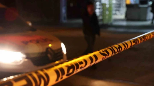 Dükkana girerek başına silah dayayan şahıs 48 bin TL'lik zarar verdi: 7 saattir polise direniyor