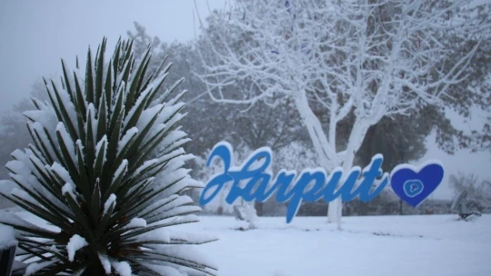 Elazığ'a mevsimin ilk karı yağdı, Harput'ta kartpostallık görüntüler oluştu