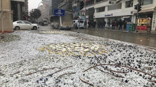 Elazığ beyaz gelinliğini giydi