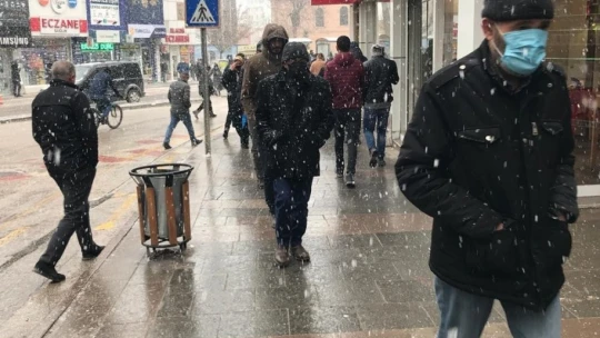 Elazığ beyaz gelinliğini giydi