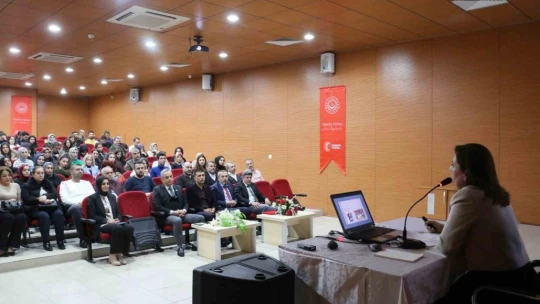Elazığ'da 'Aile Söyleşileri' programı başladı