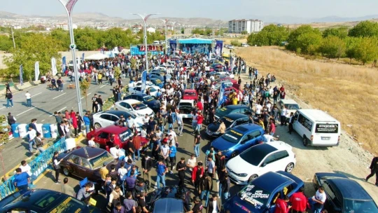 Elazığ'da Modifest Renkli Görüntülere Sahne Oldu