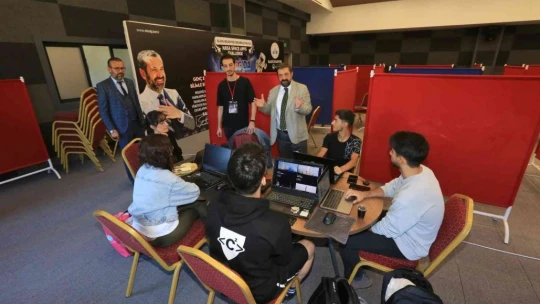 Elazığ'da, 'NASA Space Apps Challenge' etkinliğine yoğun ilgi