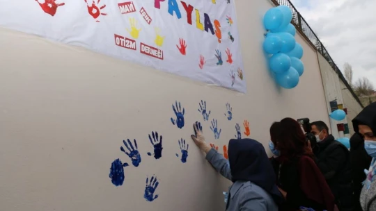 Elazığ'da, 'Otizm Farkındalık Günü' etkinliği
