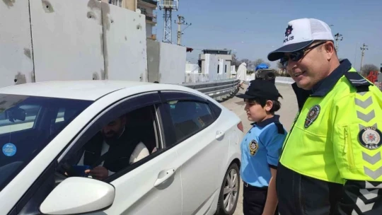 Elazığ'da 'Otizme Mavi Işık Yak' etkinliği