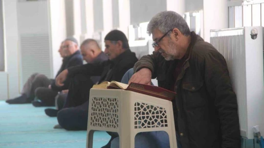 Elazığ'da 14 asırlık mukabele geleneğini genç hafızlar sürdürüyor