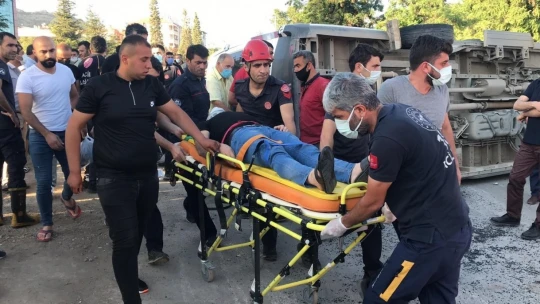 Elazığ'da 19 kişinin yaralandığı kaza güvenlik kamerasına yansıdı