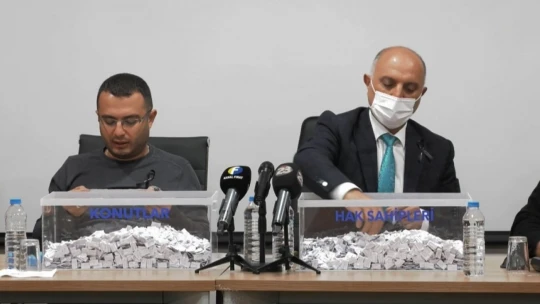 Elazığ'da 19 saatlik kura ile 4 bin 598 depremzede evlerine kavuştu